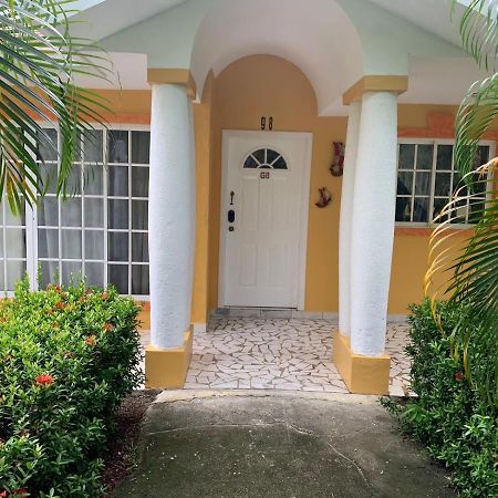 Villa De Ali In Palma Real La Ceiba Exterior photo