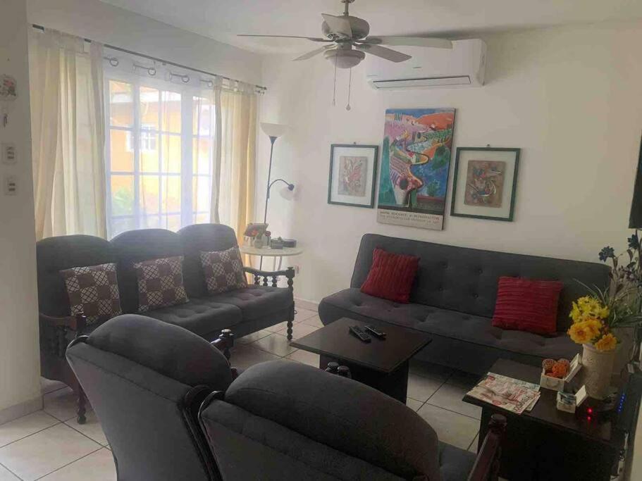 Villa De Ali In Palma Real La Ceiba Exterior photo