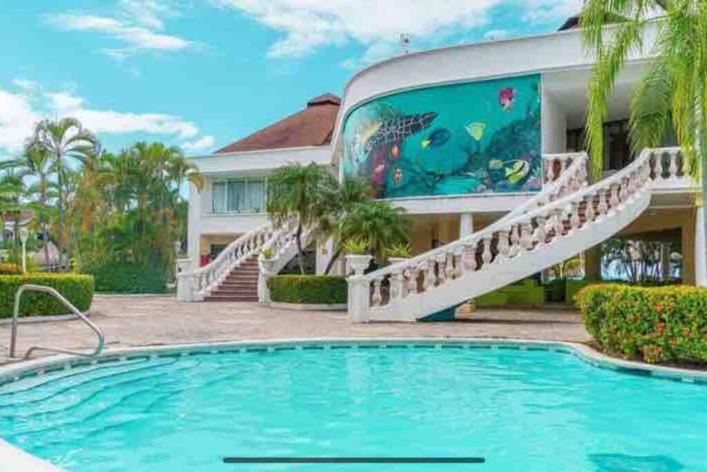 Villa De Ali In Palma Real La Ceiba Exterior photo